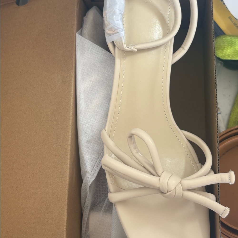 Elegant Cream Women's Strappy Bow Heels Size 8.5